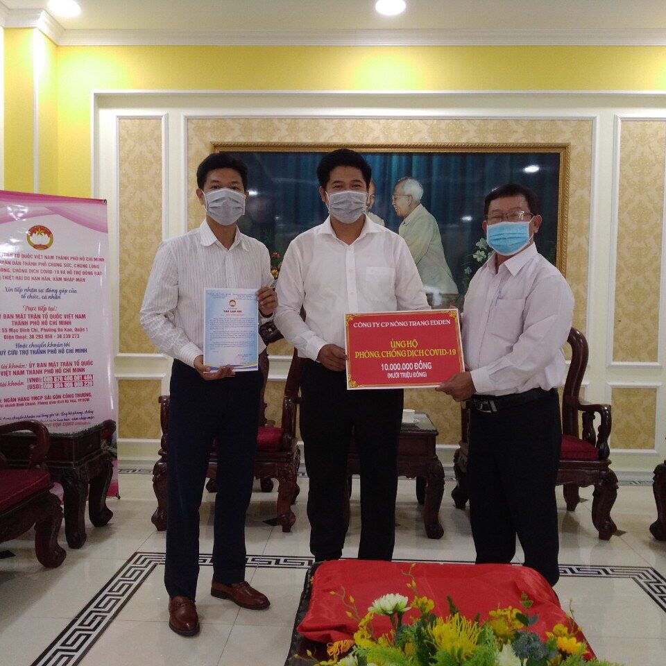 Đại diện Eden Farm ủng hộ Covid19